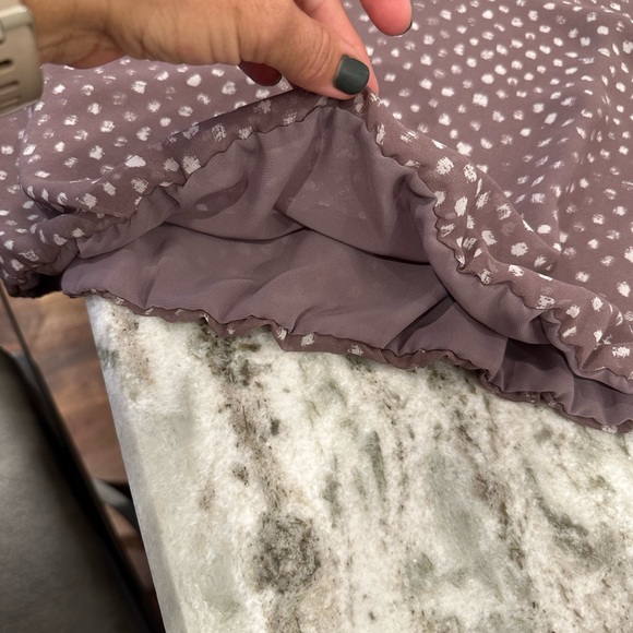 LOFT Flouncy sleeveless top. Party perfect! - Picture 5 of 6